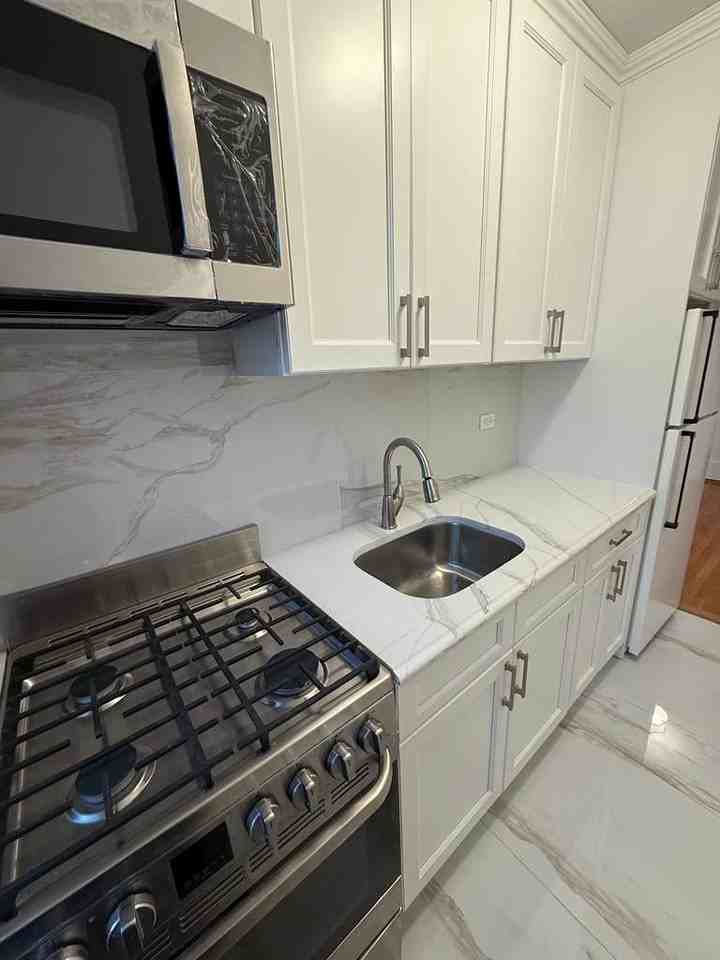 35-35 75th Street #625 - Photo 3 of 20