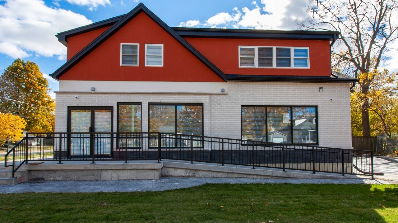 Simcoe St & Colborne St #2 - Photo 2 of 4