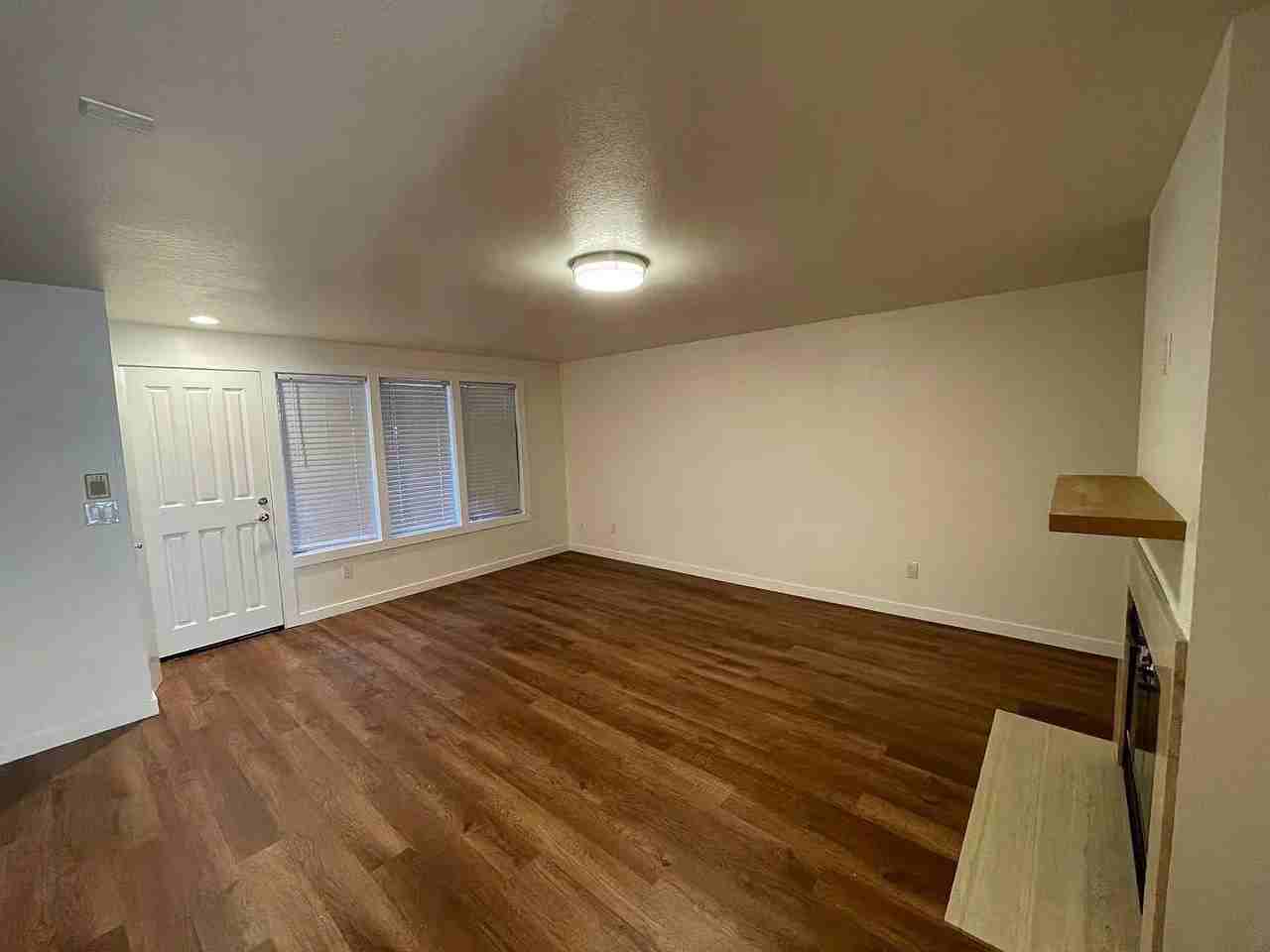 2007 42nd Ave E #2007 - Photo 3 of 22