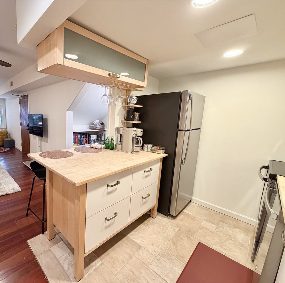 1413 Hopkins St Nw #1 - Photo 5 of 9