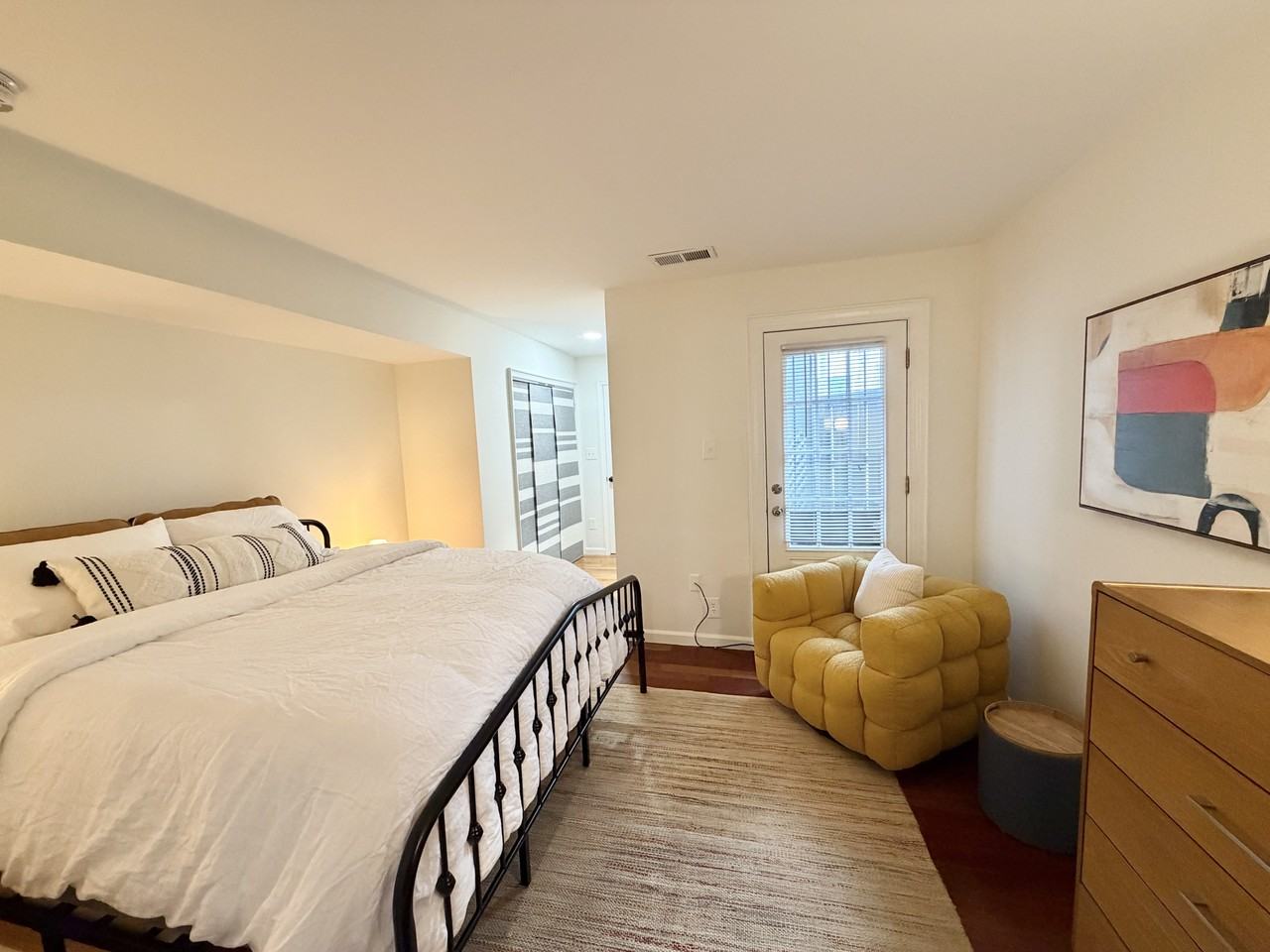 1413 Hopkins St Nw #1 - Photo 6 of 9