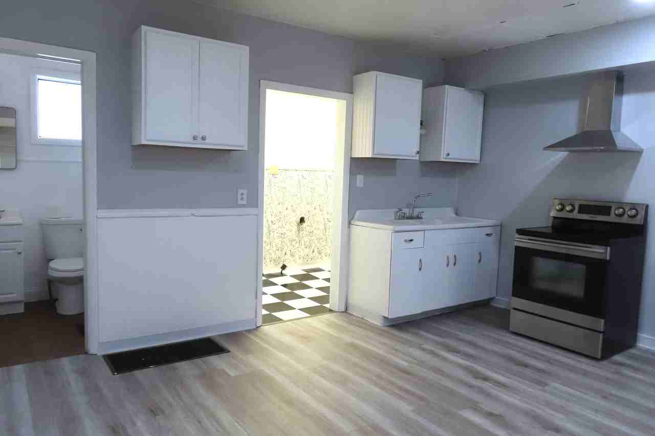 928 2nd Ave #A - Photo 7 of 14