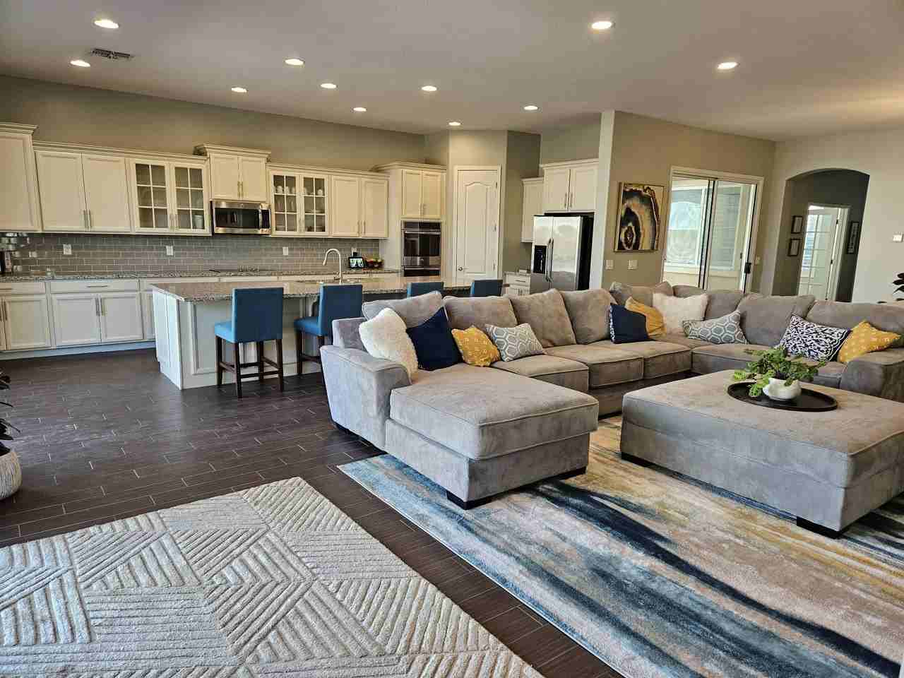 2120 E Geronimo St #NA - Photo 3 of 32