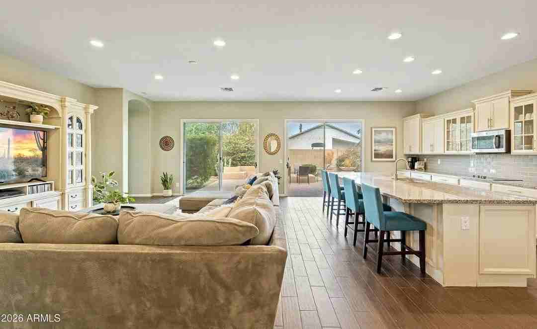 2120 E Geronimo St #NA - Photo 5 of 32