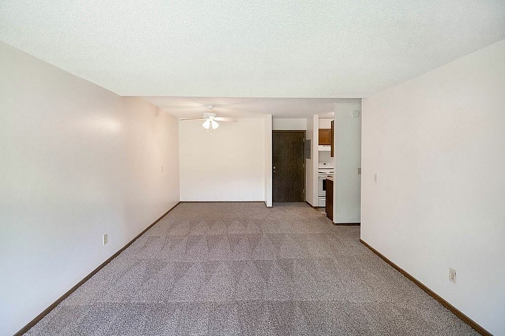 The Oaks Apartments - Photo 5 of 21