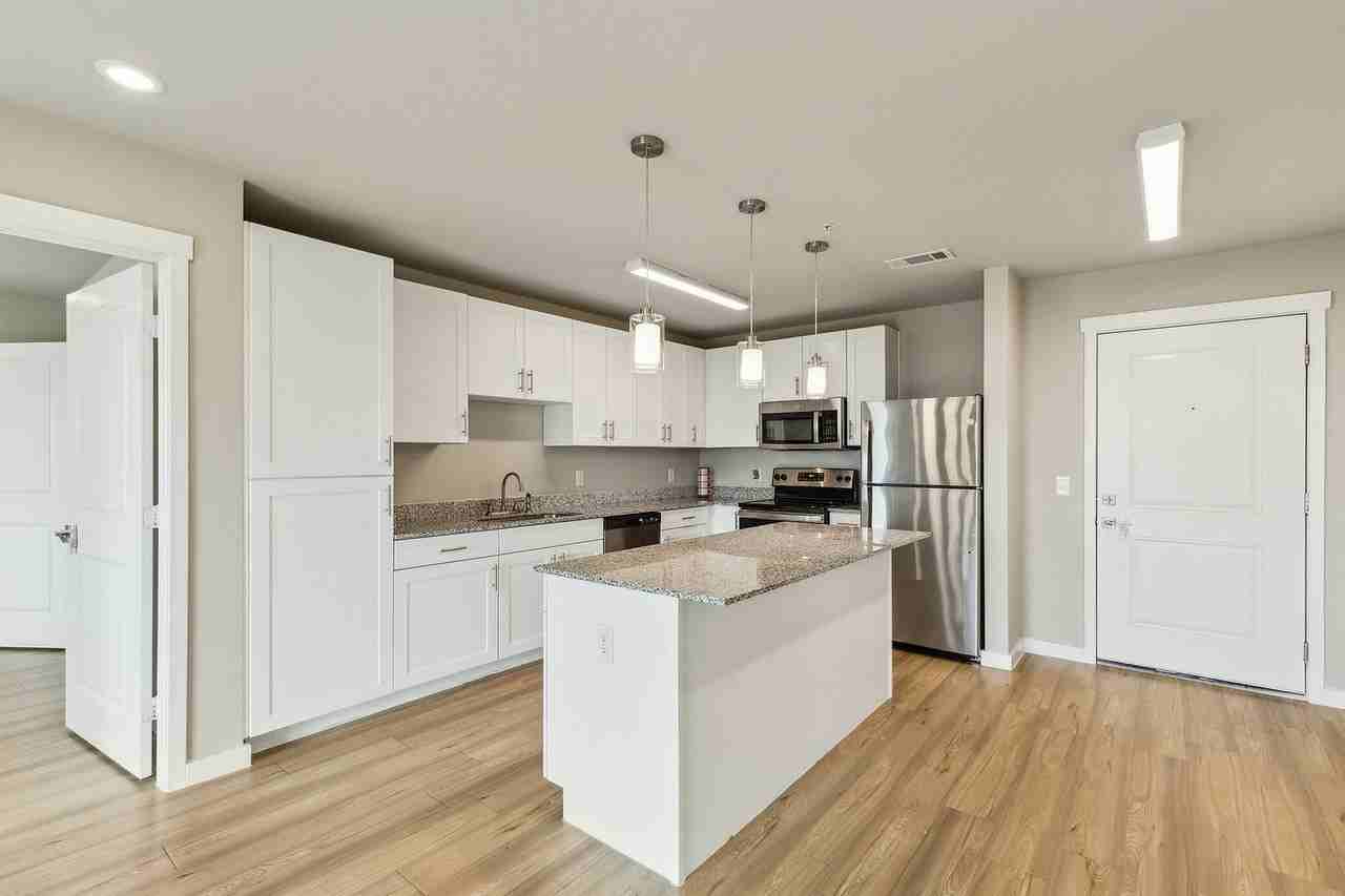 Camden Crossing - Photo 2 of 16