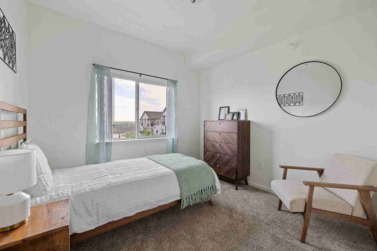 Gateway Apartments - Photo 6 of 30