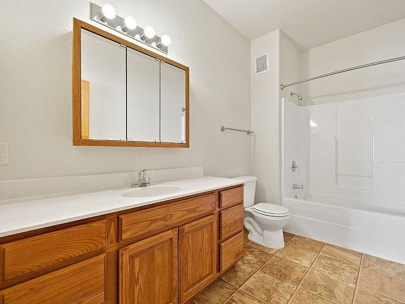 Mountain View Village - Photo 5 of 20