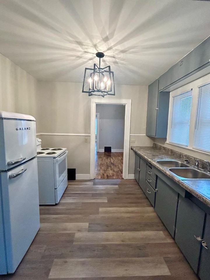 323 E Kathleen St