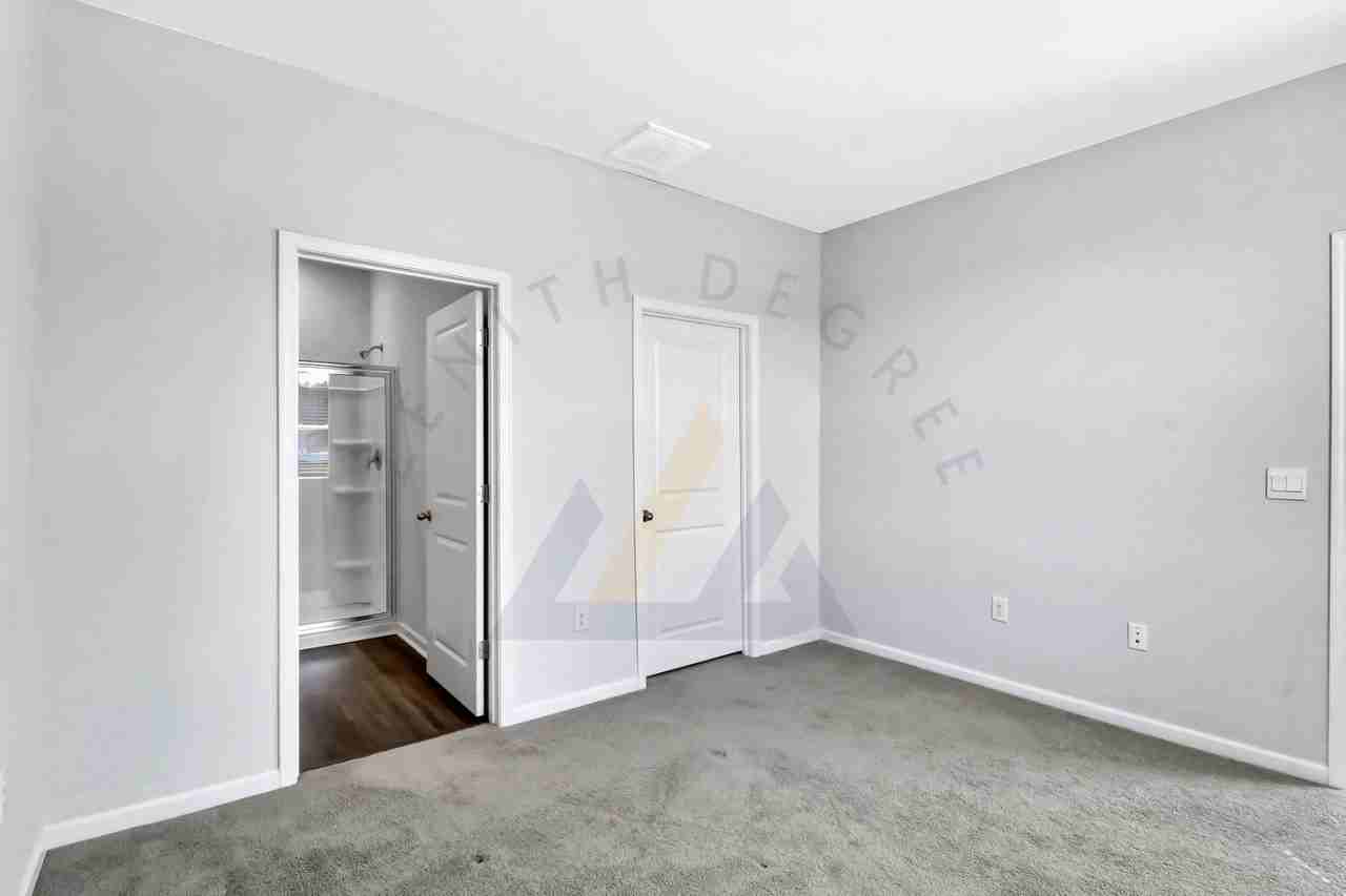 2222 Sanctum St - Photo 6 of 11