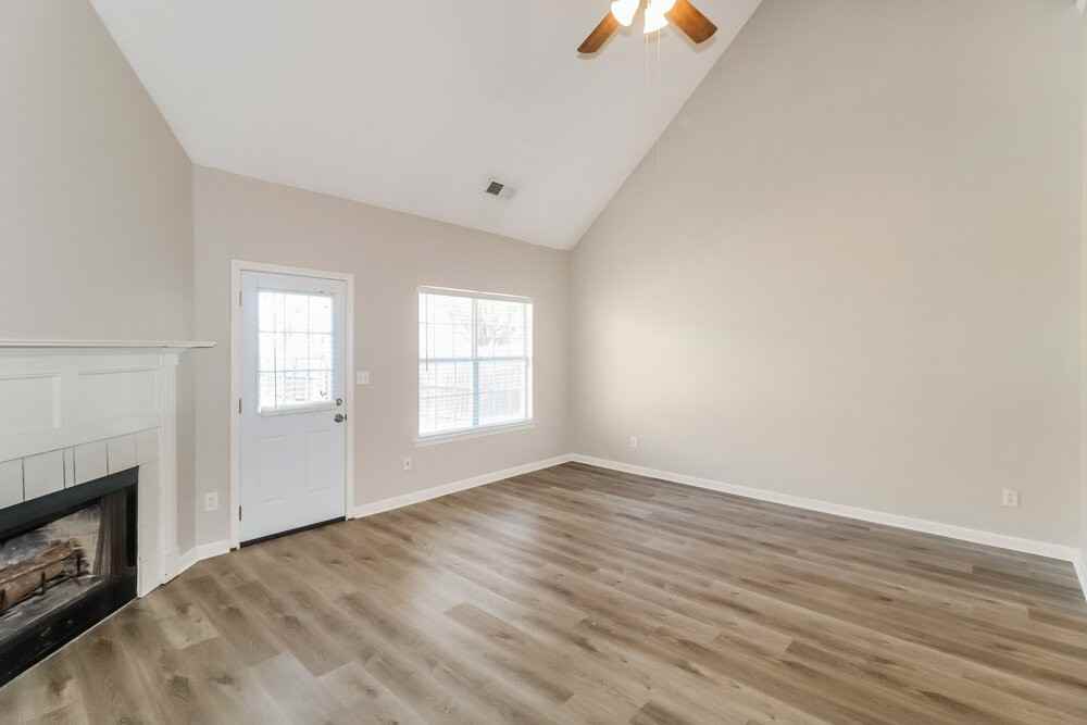 7806 Wolf Hollow Dr - Photo 6 of 17