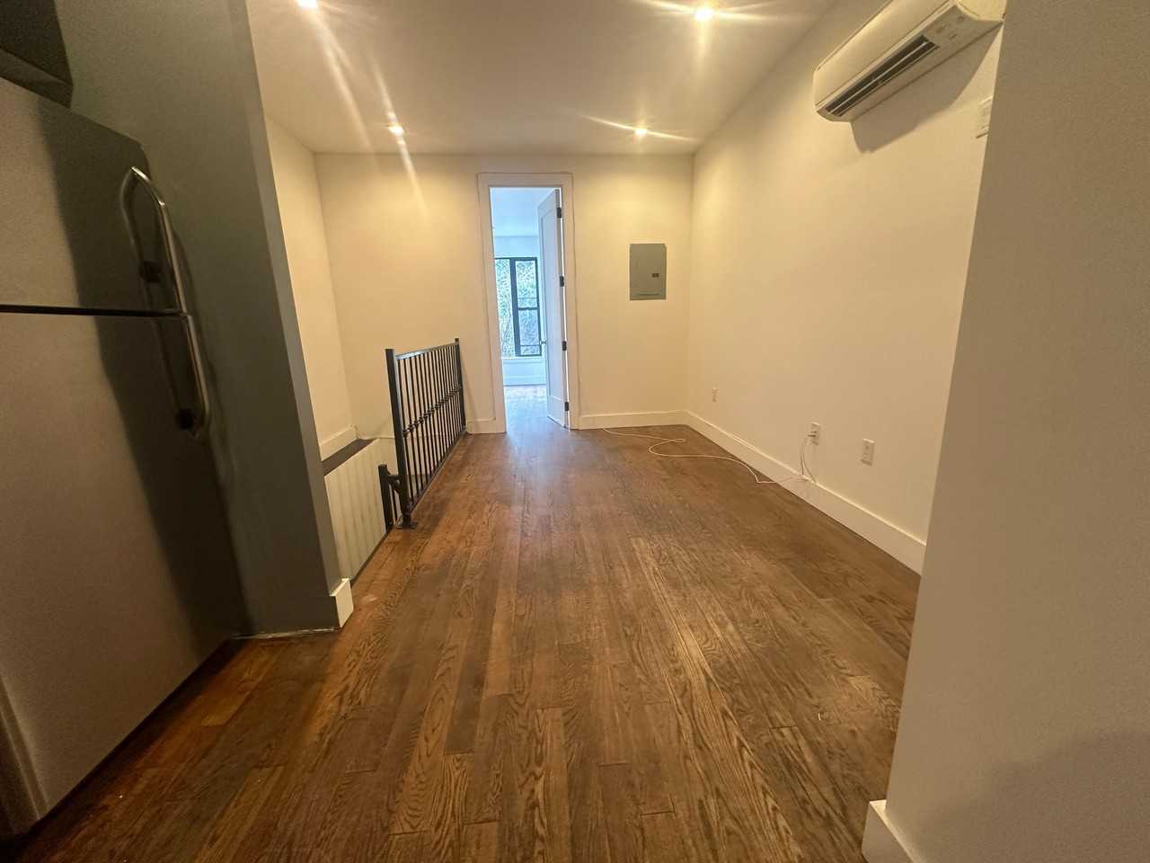 19-15 Palmetto Street - 1 R #1R - Photo 4 of 16