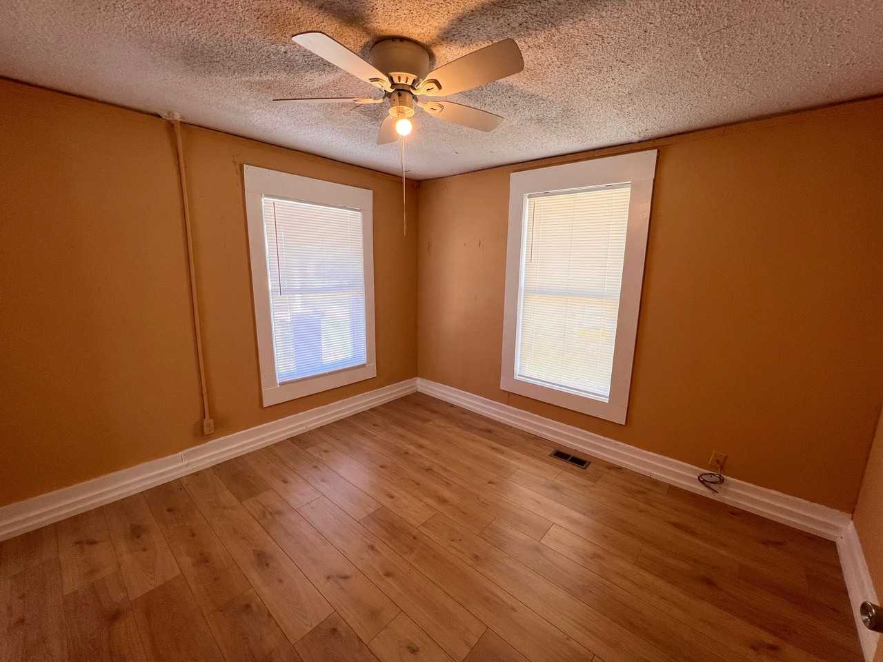 711 36th Ave #1 - Photo 6 of 8