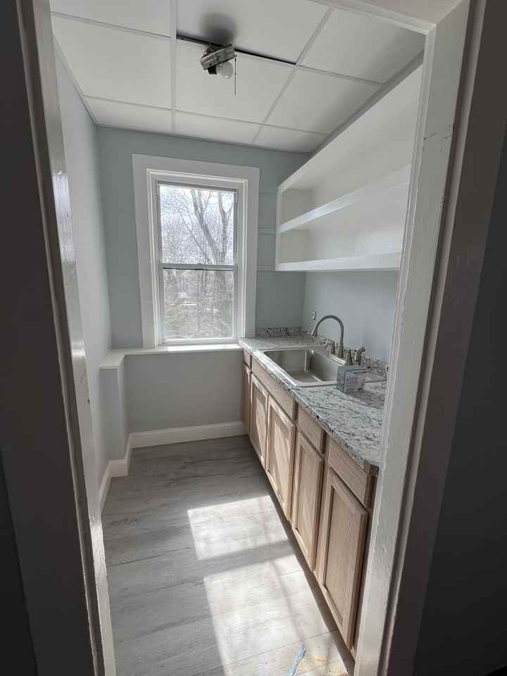 58 Calmar St #2 - Photo 5 of 12