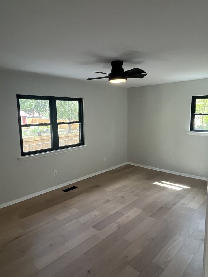 220 Eveningside Dr #1 - Photo 6 of 11