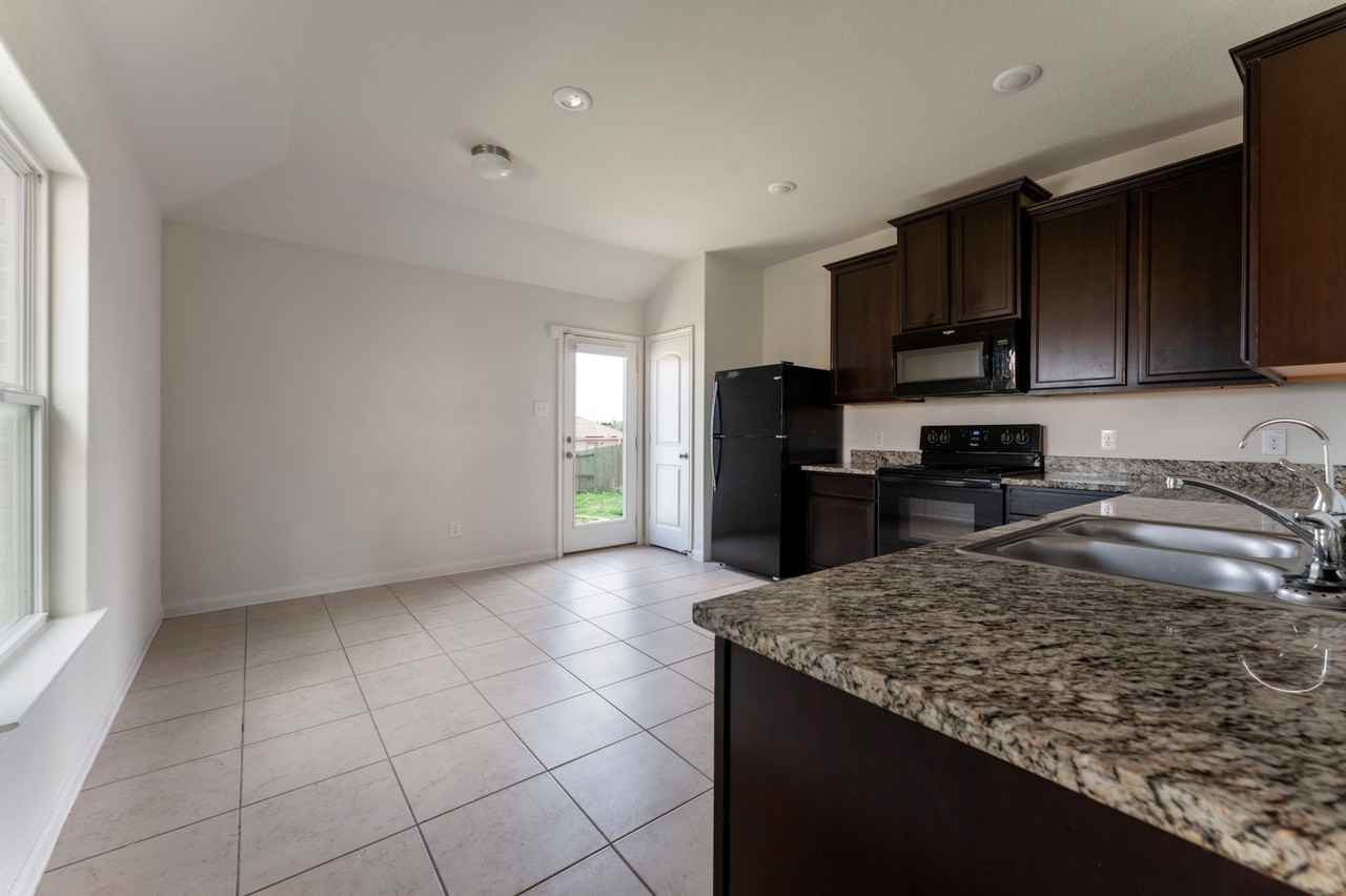 13333 Harry S Truman Dr #1 - Photo 3 of 11