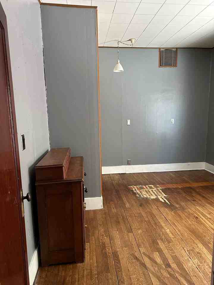 1018 Fremont St - Photo 6 of 8