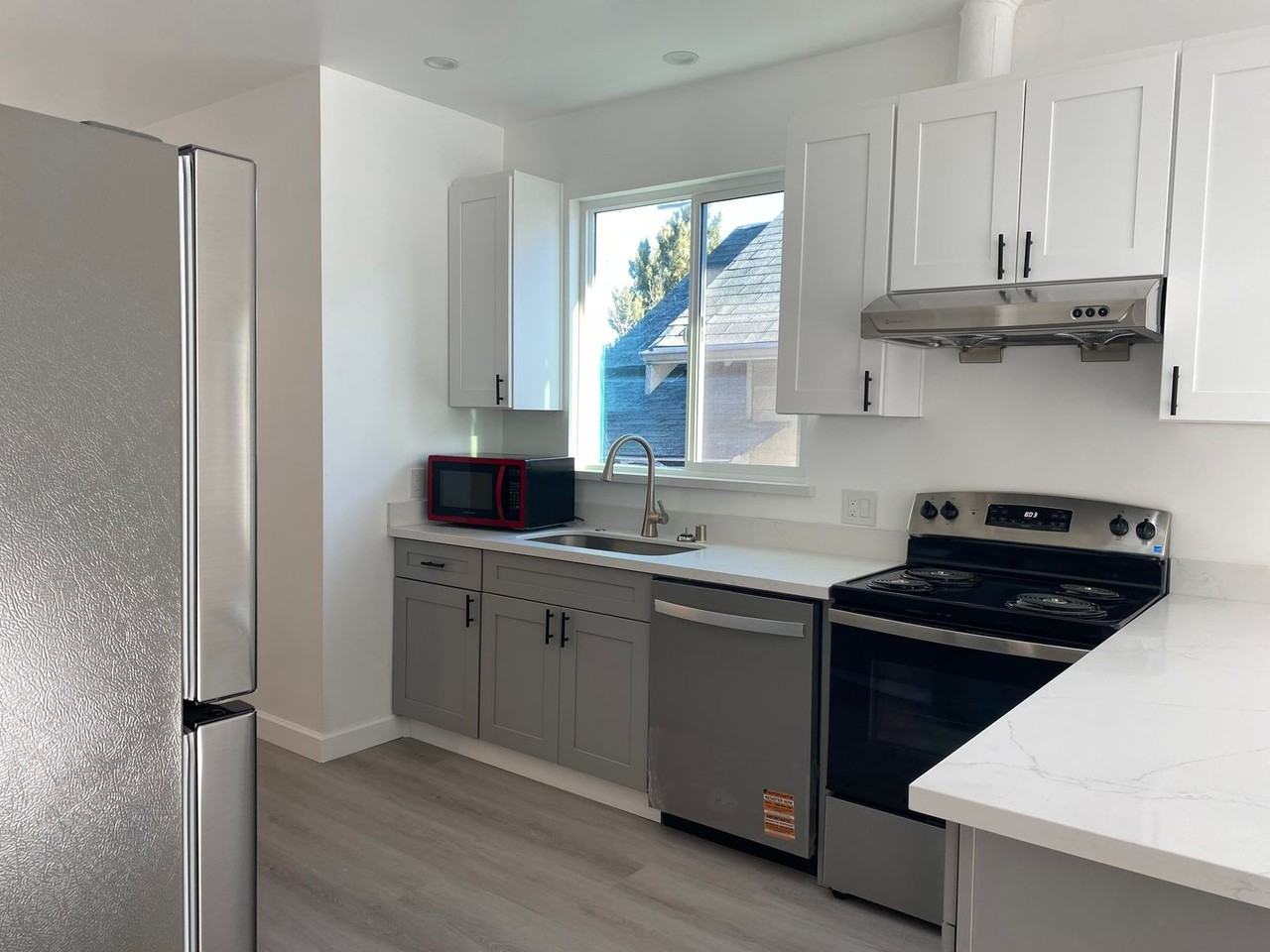 1711 Bridge Ave - Photo 3 of 21