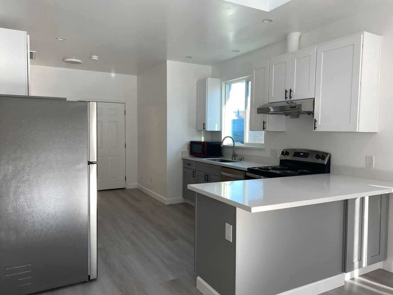 1711 Bridge Ave - Photo 7 of 21