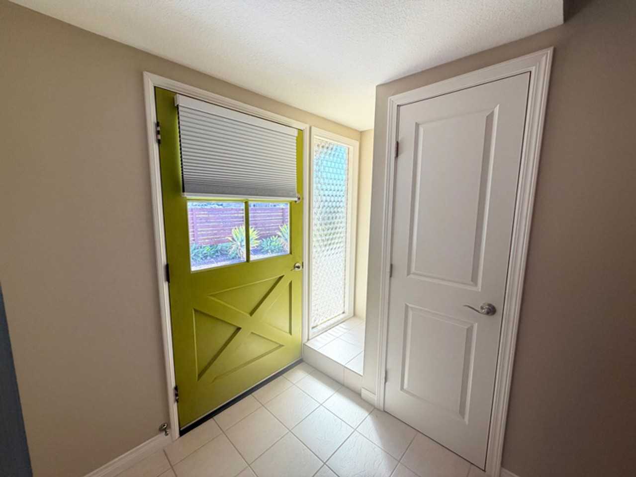 801 Worthington St - Photo 3 of 24