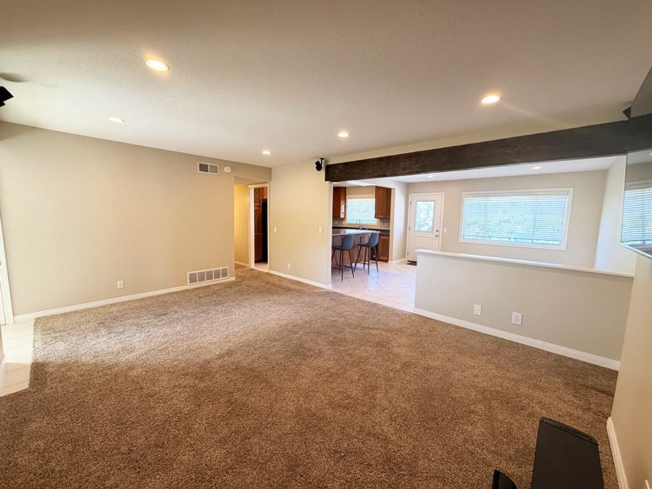 801 Worthington St - Photo 5 of 24