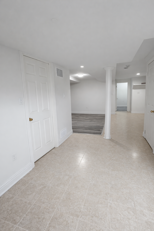 41 Lauraglen Cres #1 - Photo 2 of 8