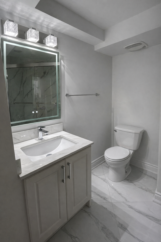 41 Lauraglen Cres #1 - Photo 4 of 8