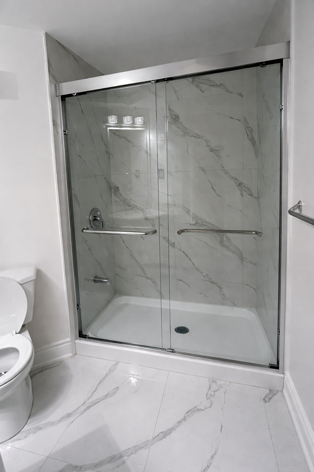 41 Lauraglen Cres #1 - Photo 5 of 8