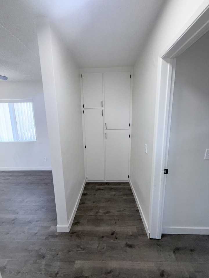 5039 Alhambra Ave - Photo 4 of 7