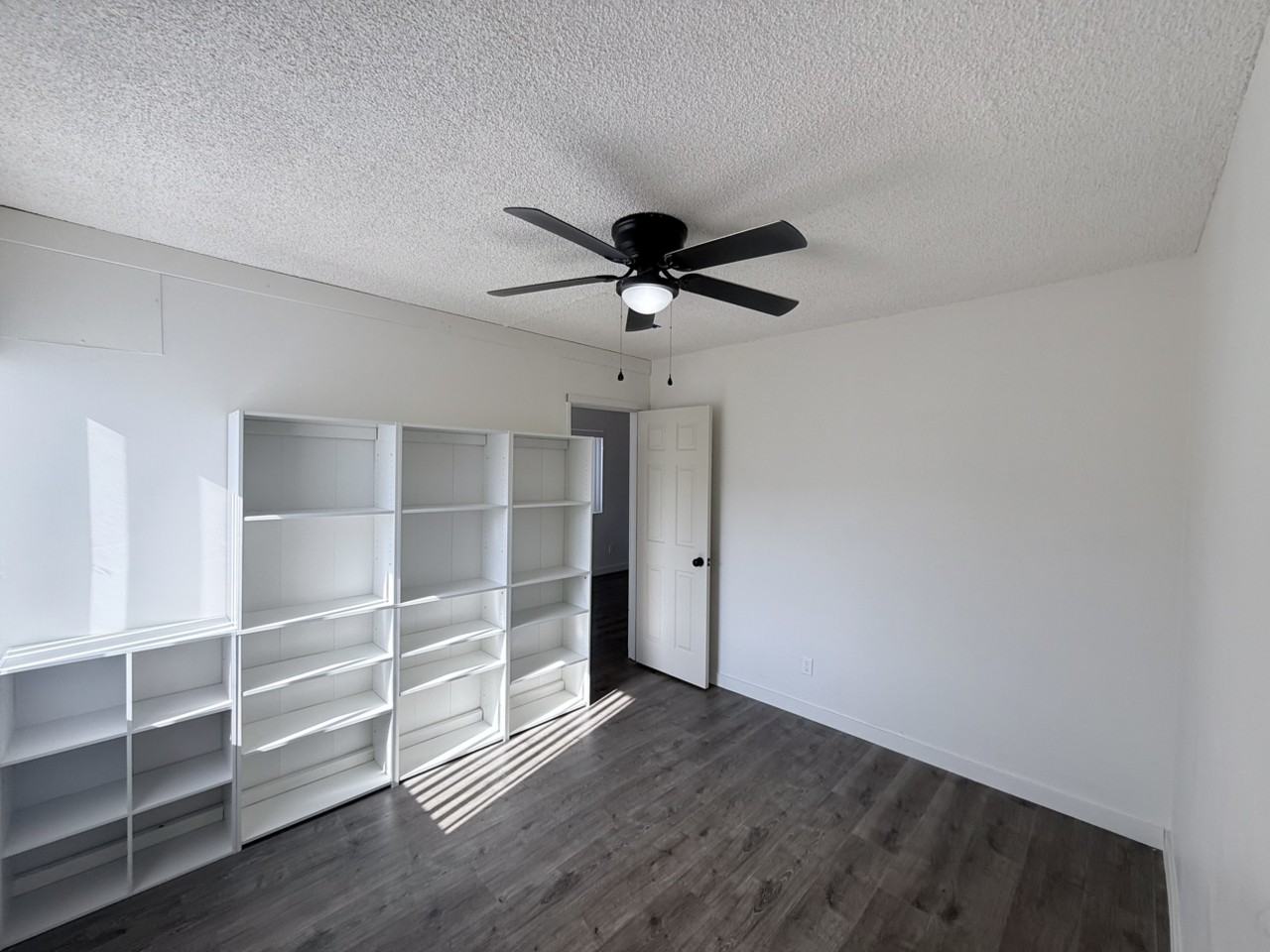 5039 Alhambra Ave - Photo 5 of 7