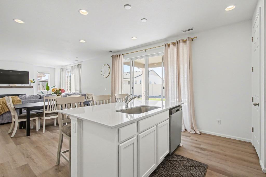 4230 Satinwood Dr - Photo 6 of 29