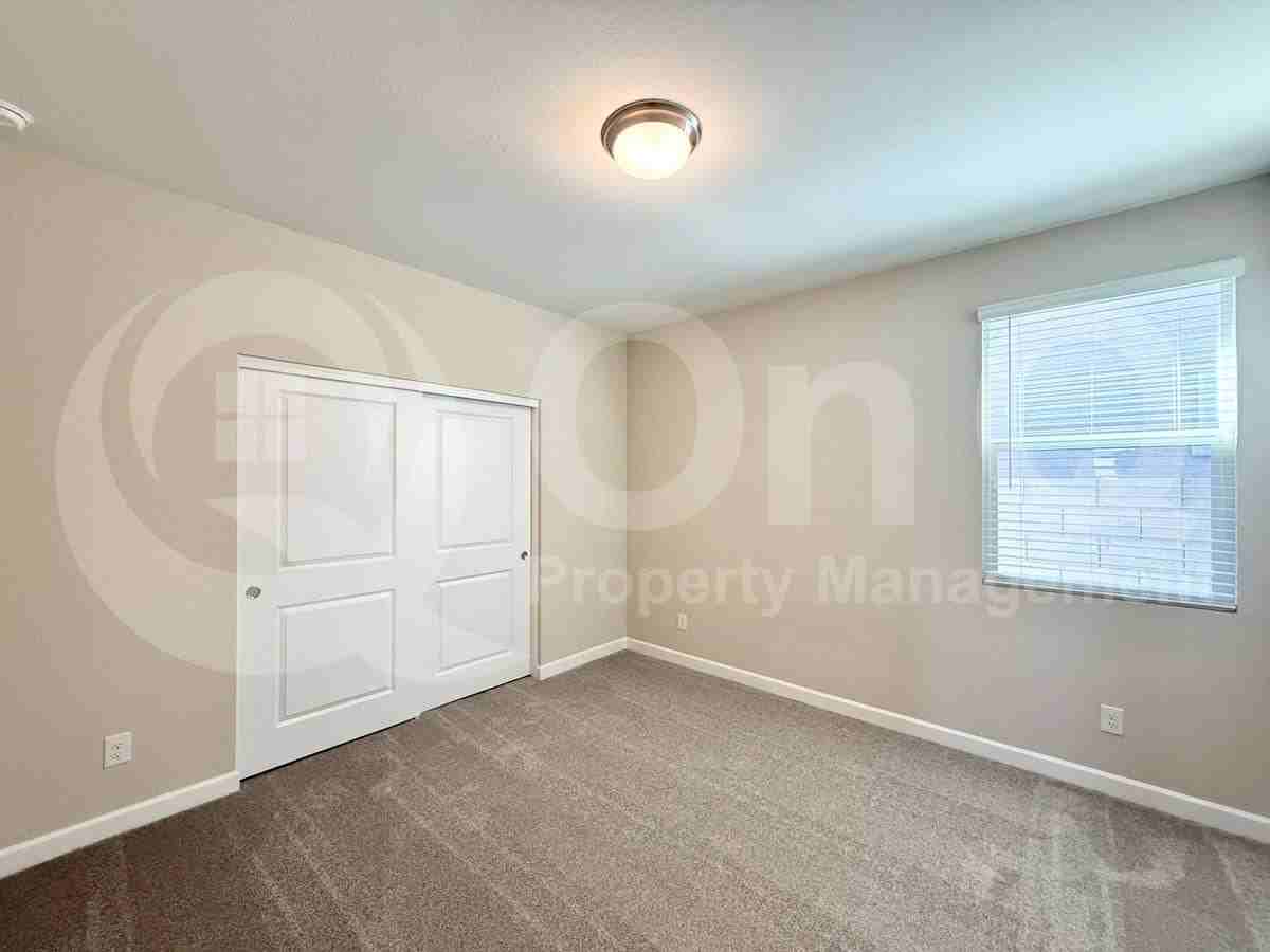 16851 W Cavedale Dr - Photo 3 of 10