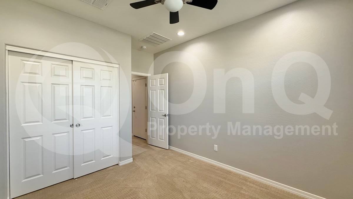 2241 W Betty Elyse Ln - Photo 2 of 10