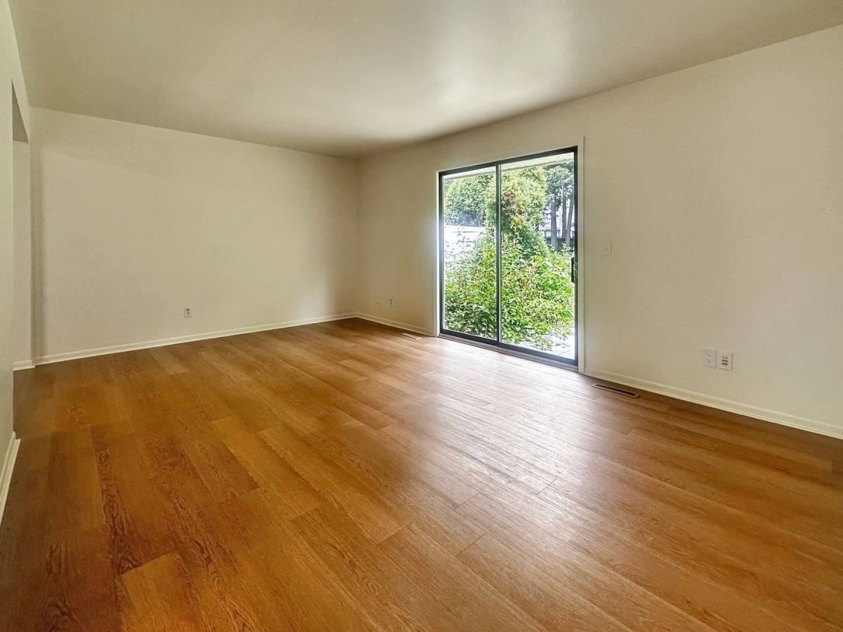 4830 Norfolk Cir - Photo 3 of 9