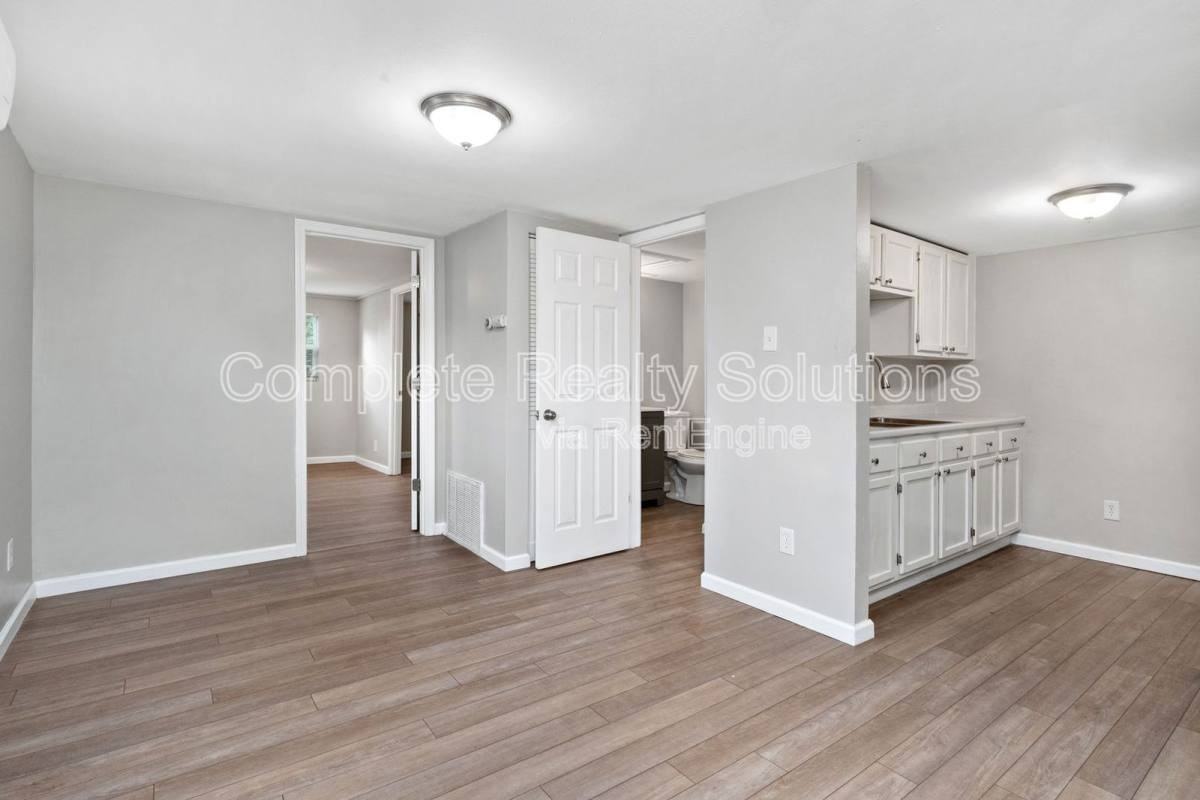222 W Felton Ave - Photo 2 of 6