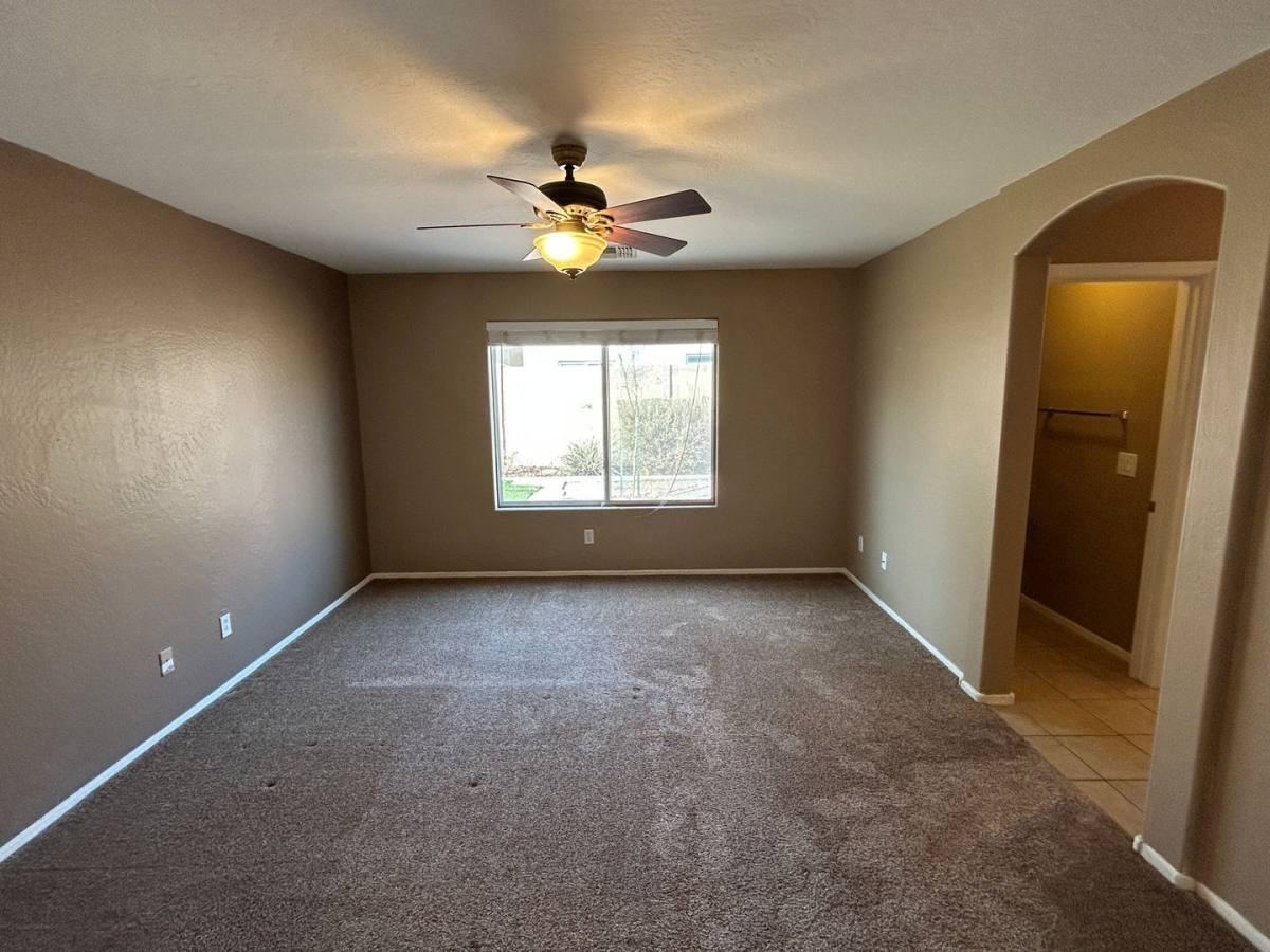 15446 W Mercer Ln - Photo 3 of 4
