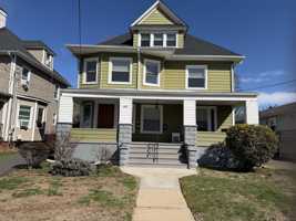 featured image of 727 Carlton Ave #2