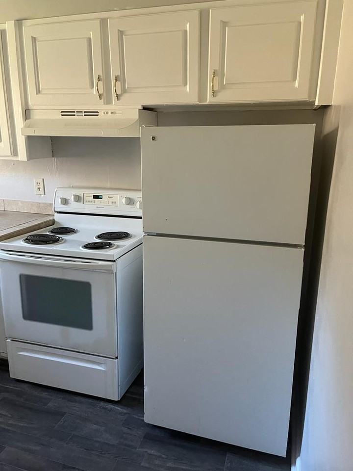 620 N College Dr #5 - Photo 5 of 11