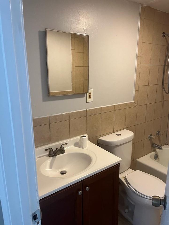 620 N College Dr #5 - Photo 7 of 11