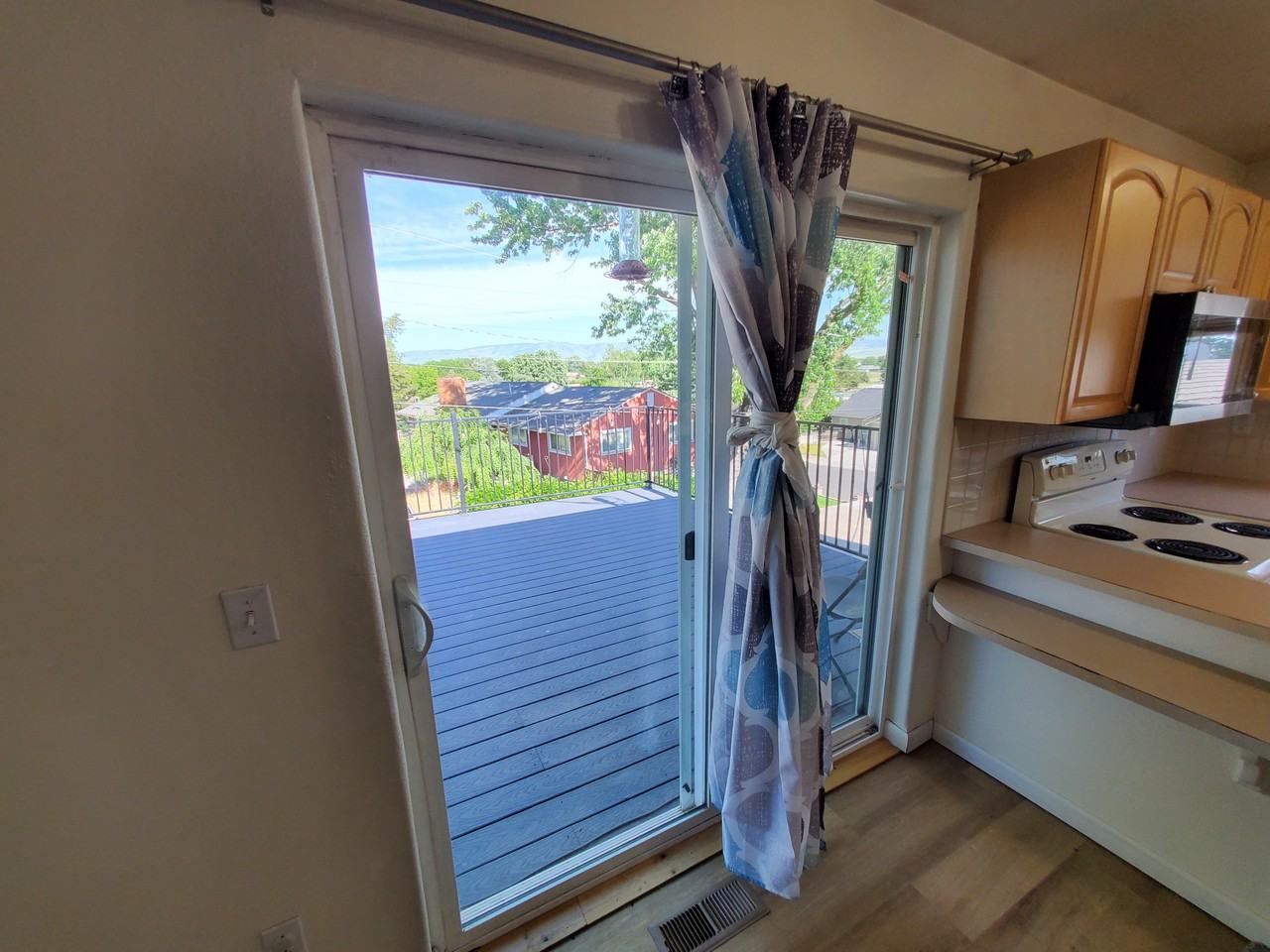 705 Se Scenic View Dr #2TOPFL - Photo 3 of 8