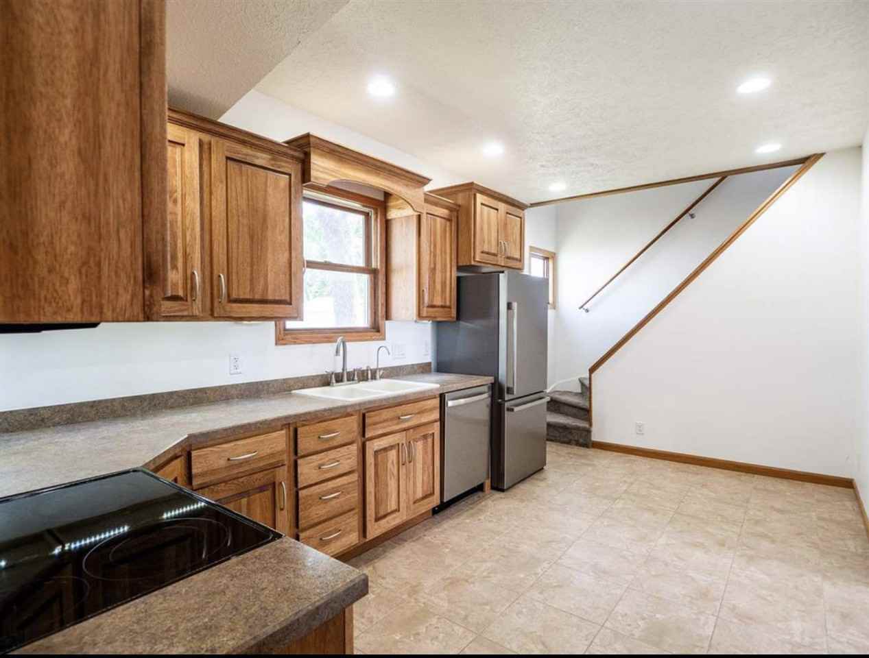 400 S 14th St - Photo 3 of 15