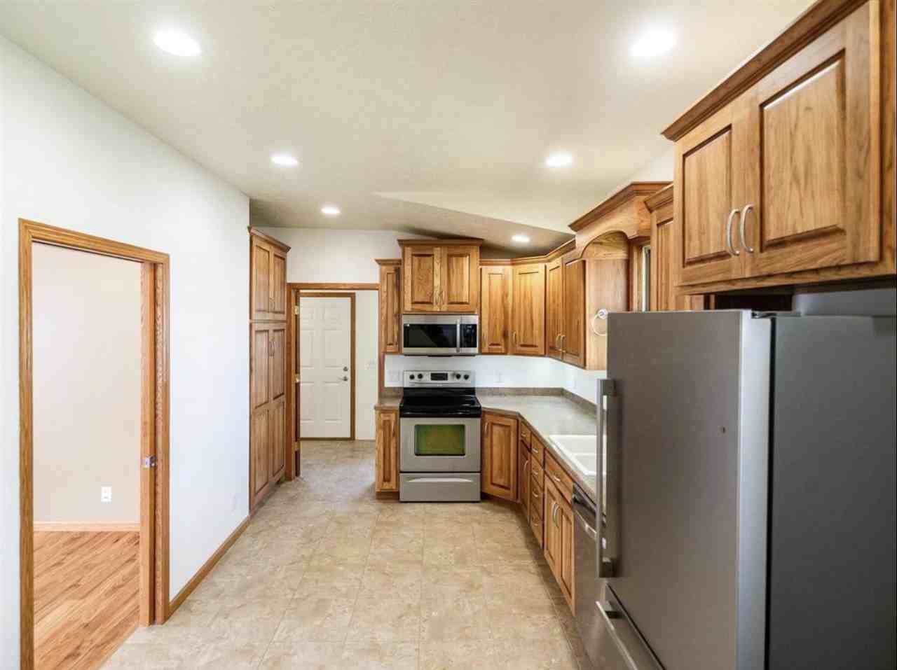 400 S 14th St - Photo 5 of 15