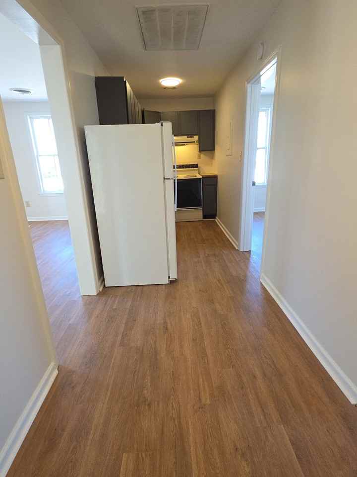 411 W Cheves St #B - Photo 6 of 12