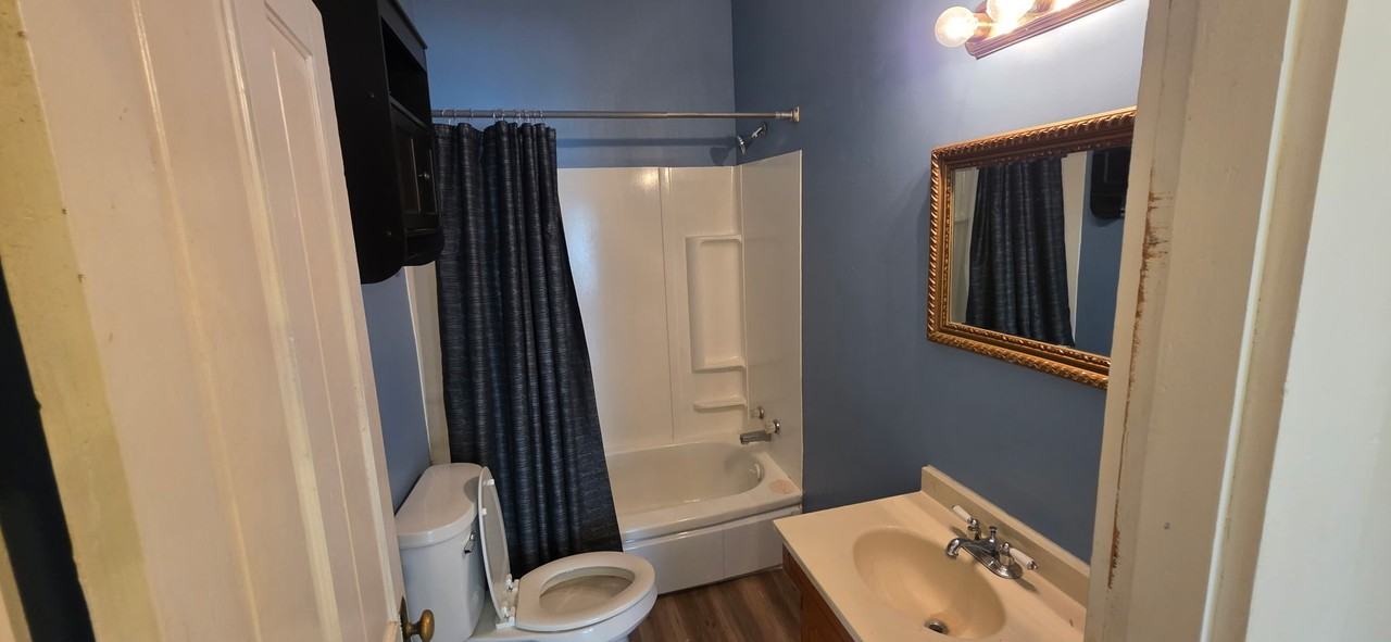 514 W Main St - Photo 4 of 13