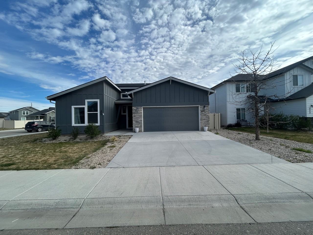 206 S Iceberg Lake Ave - Photo 2 of 20