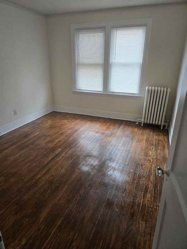 54 Sharon St - Photo 5 of 11