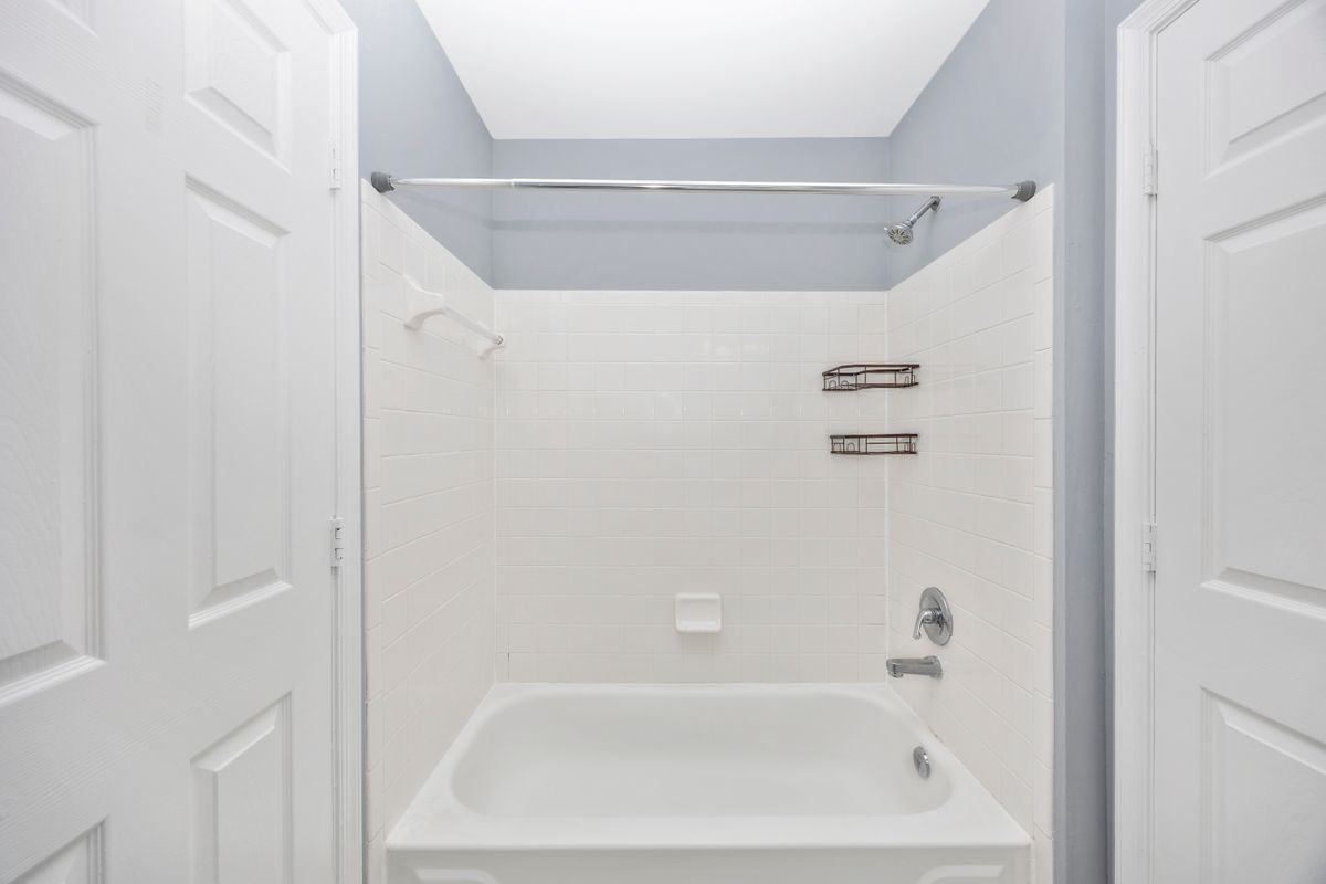 10001 Vanderbilt Cir ##4 - Photo 4 of 50