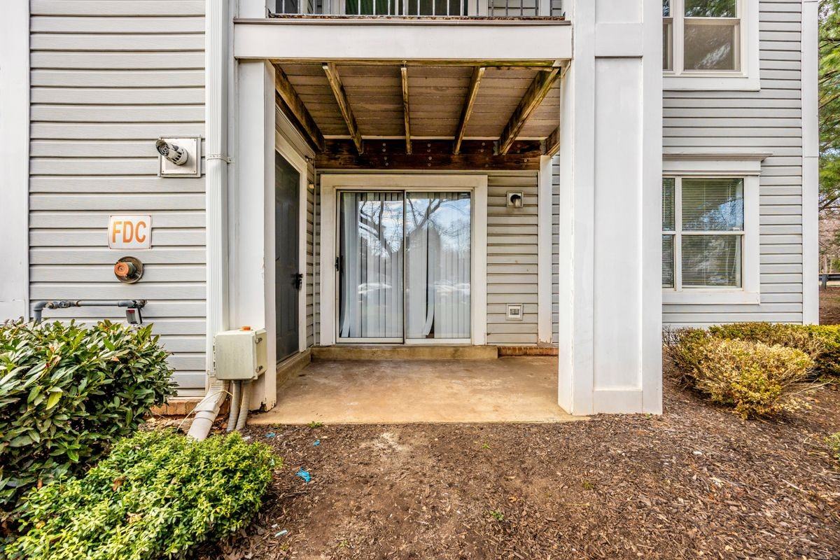 10001 Vanderbilt Cir ##4 - Photo 7 of 50