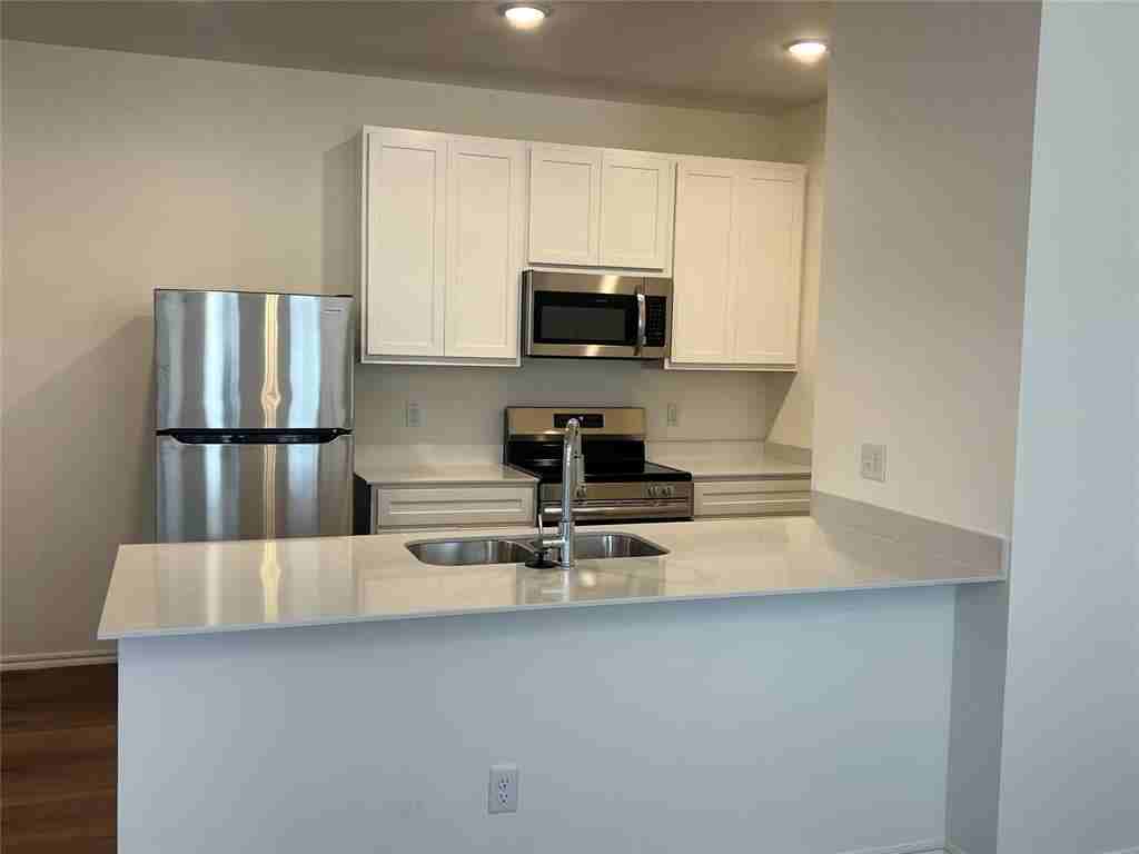 Sw 2nd St #12215 - Photo 4 of 28