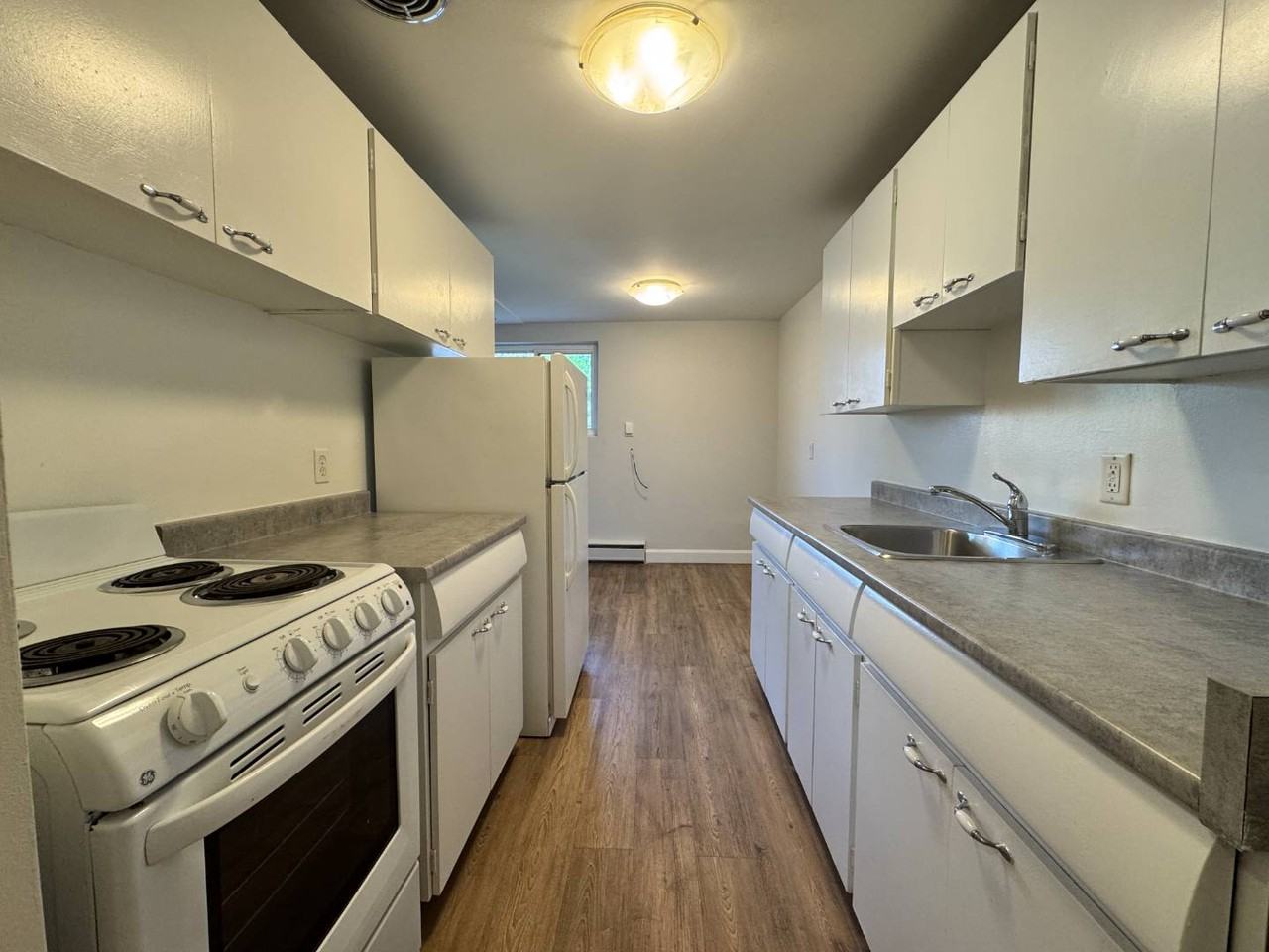 1100 Wellington St - Photo 2 of 10